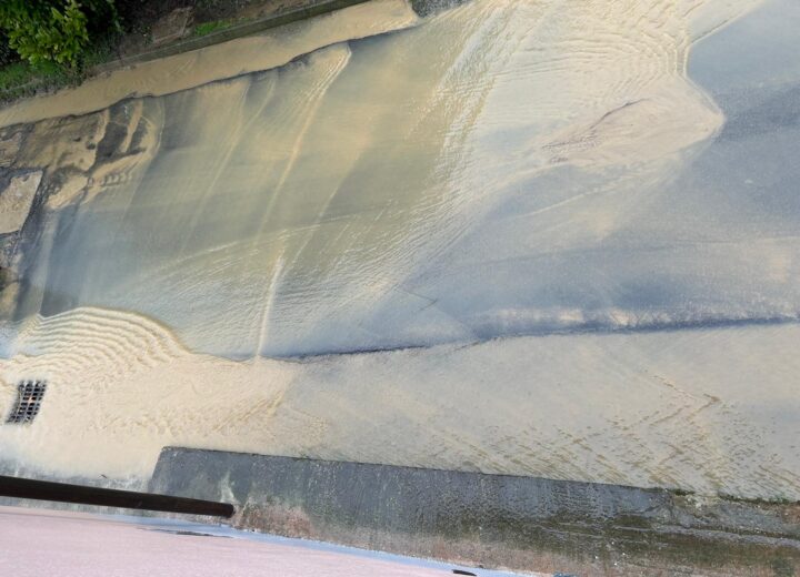 Maltempo, a Valmadonna allagata via del Fontanone: “Situazione insostenibile”