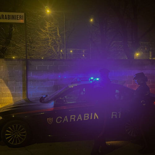 Litiga con il coinquilino e lo accoltella. Arrestato uomo a Pieve Porto Morone per tentato omicidio