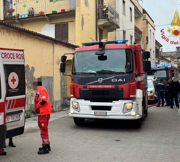 Incendio in un appartamento a Mortara: danni ingenti, nessun ferito