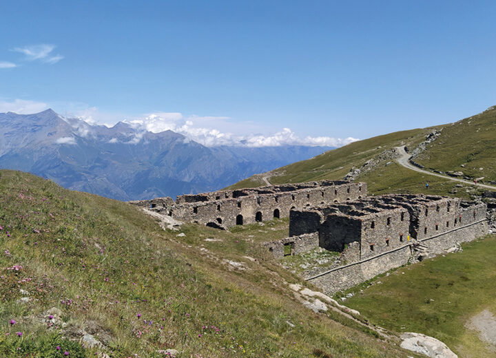 È nato il nuovo cammino “Le strade dei forti”: in Piemonte tra monti, fortezze e natura