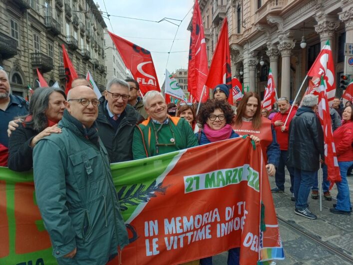In migliaia a Torino per il corteo di Libera per tutte le vittime innocenti delle mafie