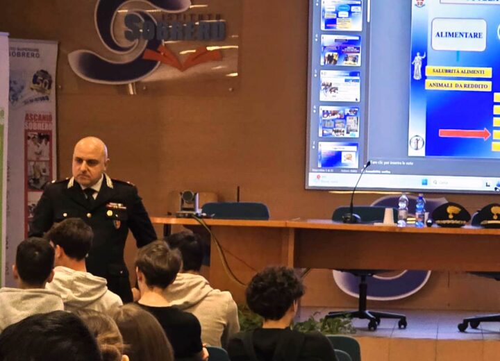 Dal doping al cyberbullismo, lezione di legalità con i Carabinieri al Sobrero di Casale Monferrato
