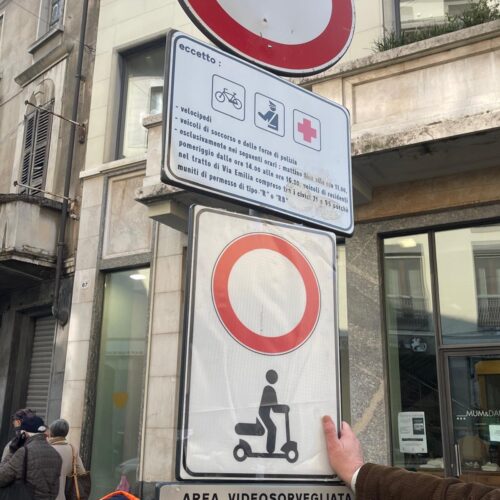 Voghera, scatta lo stop ai monopattini elettrici in un tratto di via Emilia