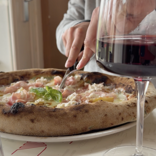 UNICO, nuova energia tra brace, cucina e pizza gourmet: Andrea Bonamici diventa titolare e alza l’asticella