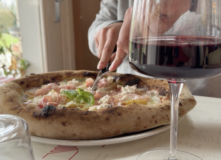 UNICO, nuova energia tra brace, cucina e pizza gourmet: Andrea Bonamici diventa titolare e alza l’asticella