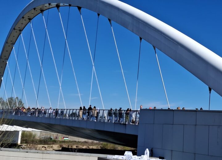 Sole e affetto per la camminata dei “Due ponti”