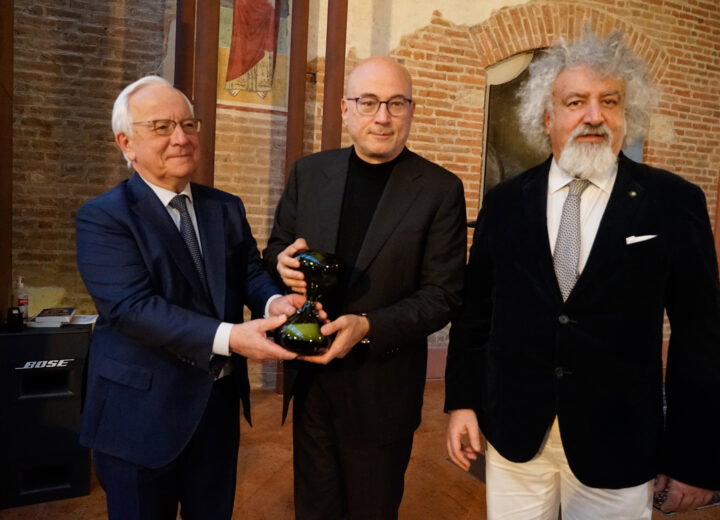 Aldo Cazzullo premiato ad Alessandria: “San Francesco era un uomo di Pace, oggi si calpesta la dignità umana”