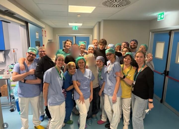 Achille Lauro al Niguarda incontra i feriti del rogo di Crans-Montana