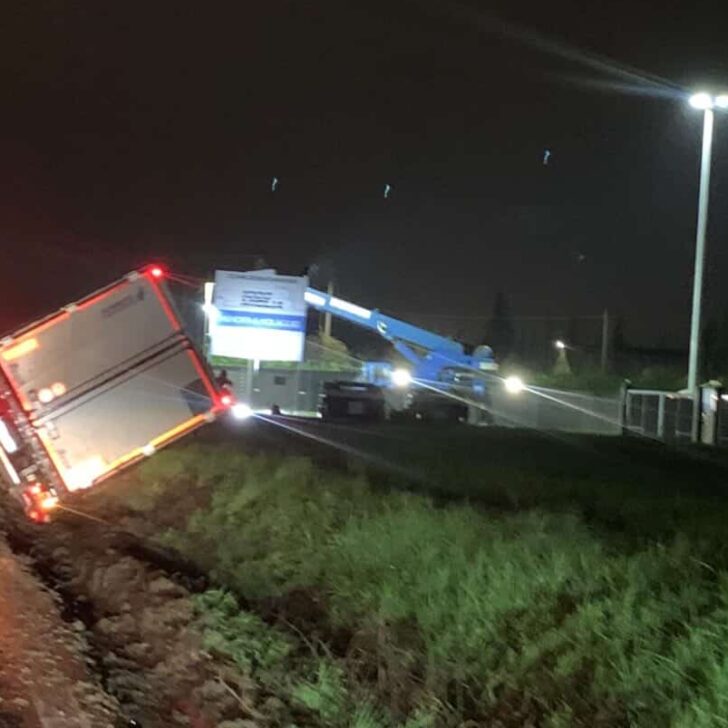 Incidente tra Alessandria e Valmadonna: un camion ribaltato