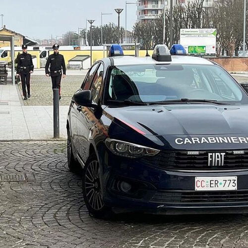 In meno di un giorno i Carabinieri recuperano degli oggetti rubati da un’auto a Tortona: una denuncia