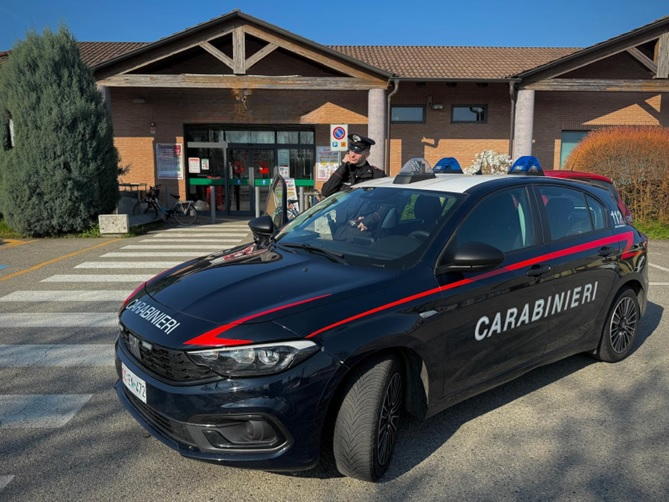 Doppio furto tra Mortara e Cilavegna: scoperti con l’auto piena di spesa rubata