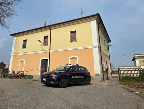 Rifiuta di pagare il biglietto: treno fermo più di un’ora a Palestro