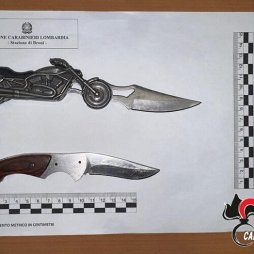 Lite per gelosia tra due uomini a Broni: uno aveva un paio di coltelli