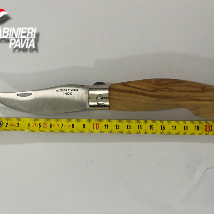 Sorpreso con un coltello nello zaino: denunciato un 21enne in stazione a Pavia