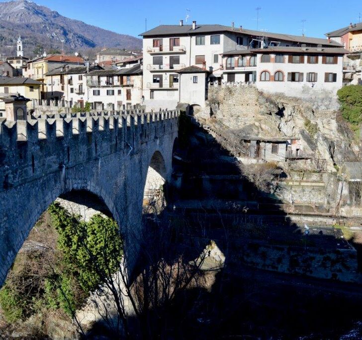 Il Ponte del Diavolo di Dronero, l’architettura impossibile della Valle Maira
