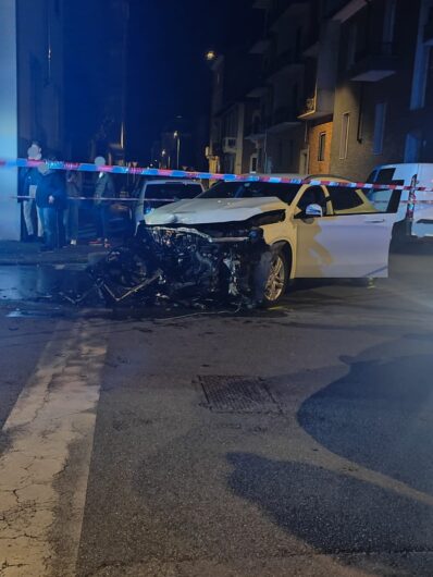 Incidente tra via Wagner e via Pacinotti ad Alessandria: un’auto ribaltata e due persone ferite