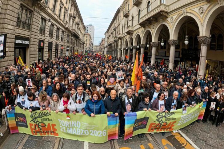 In migliaia a Torino per il corteo di Libera per tutte le vittime innocenti delle mafie