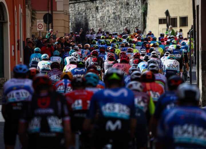 Milano-Sanremo: ancora una volta si parte da Pavia. Gli orari del passaggio della corsa nel Pavese