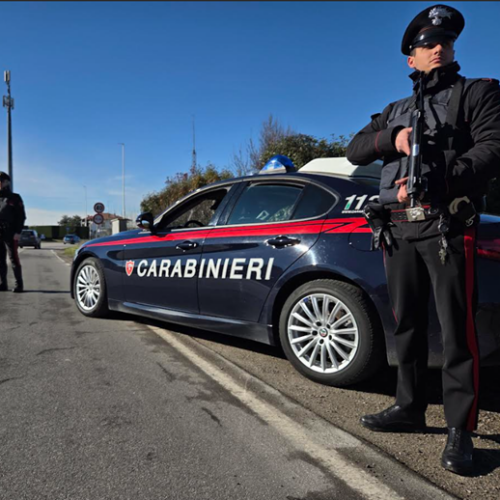 Truffa dello specchietto: denunciati in due