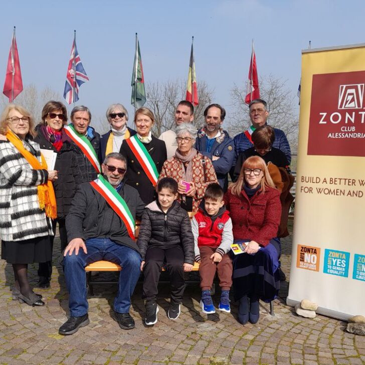 Un presidio contro la violenza sulle donne: a Frascaro l’ottava panchina arancione promossa da Zonta