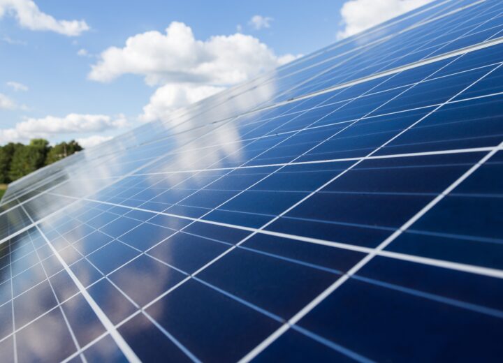 Energia in Piemonte: consumi in calo, crescono le rinnovabili ma in ritardo rispetto agli obiettivi europei