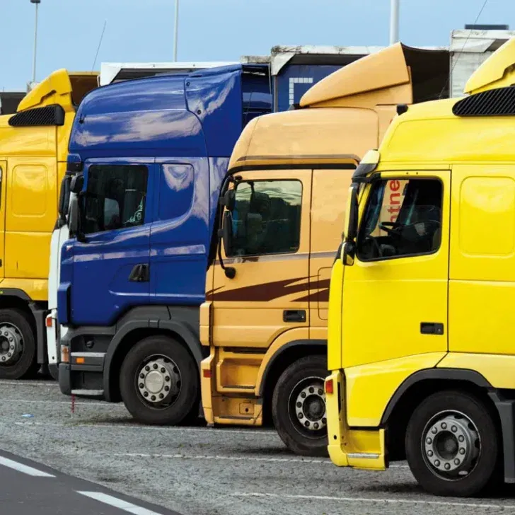 Caro gasolio, l’allarme degli autotrasportatori piemontesi: “Così i camion si fermano”