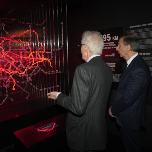 Evolutio: la mostra sulle grandi opere resta a Milano fino al 3 maggio