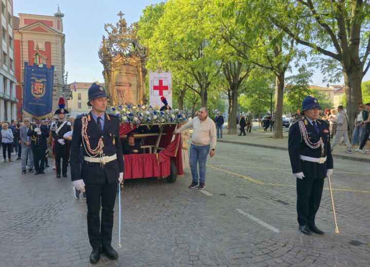 Alessandria ritrova la sua “Regina” per le vie della città