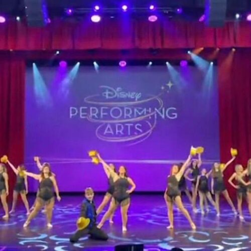 Giovani danzatori dell’Alessandrino conquistano il pubblico del teatro Videopolis a Disneyland Paris