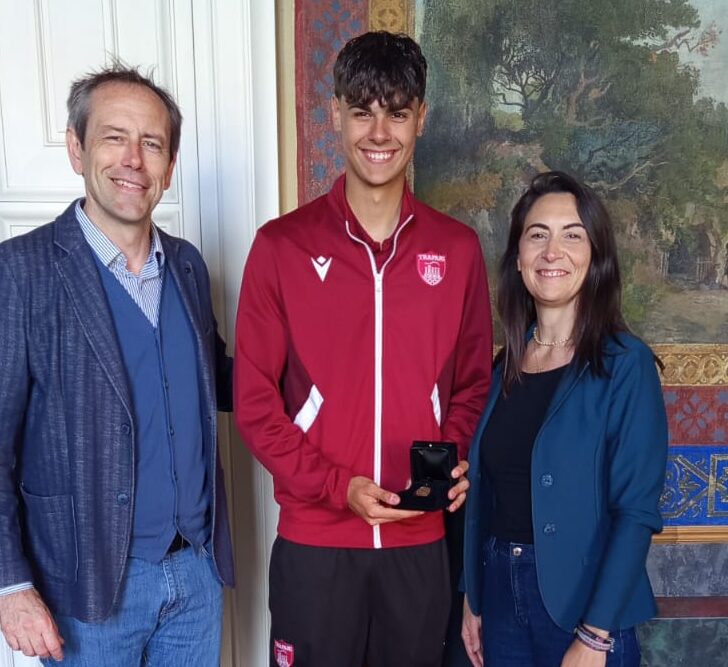 Lorenzo De Rosa ricevuto in Comune: “Porta alto il nome di Alessandria negli stadi d’Italia”