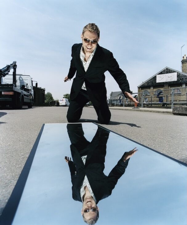 David Gray ha pubblicato Nightjar, un album compagno del seminale ‘Life in Slow Motion’