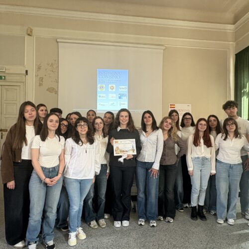 I compagni di classe trasformano il ricordo di Simona Monticone in una borsa di studio