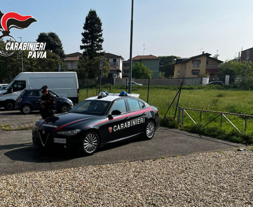Pronto a suicidarsi e a “tagliarsi la gola”: salvato dai Carabinieri