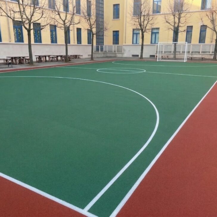 Valenza: per gli studenti un campo da basket completamente rifatto “solo con i nostri risparmi”