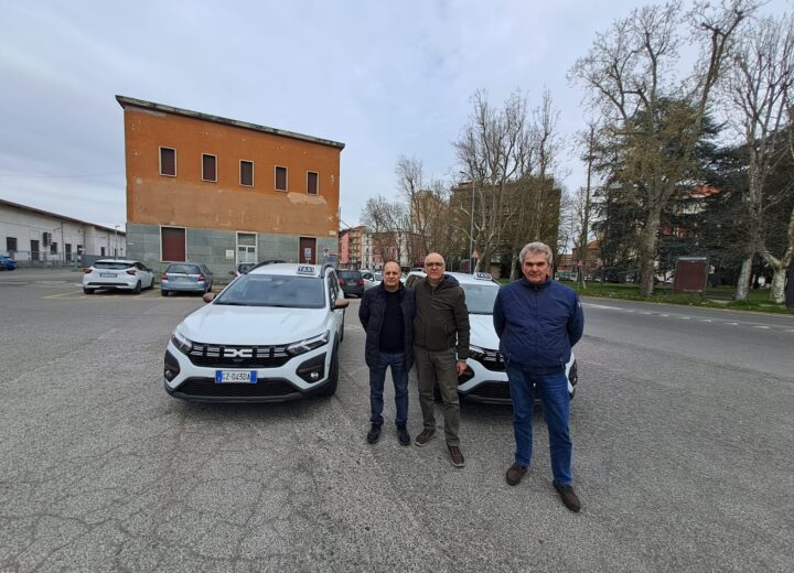 Taxi preso a sassate, il consigliere Sciaudone: “Servono tutele per i tassisti”