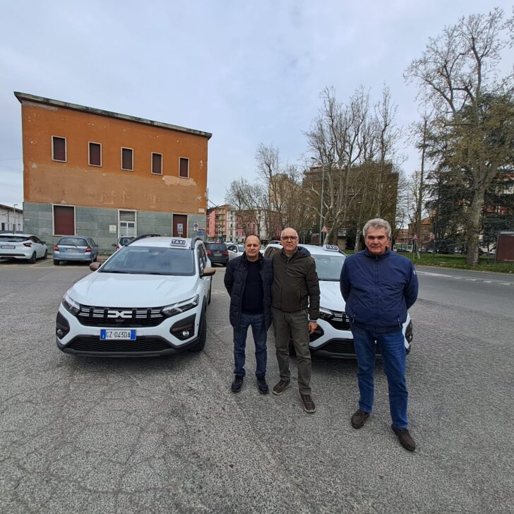 Taxi preso a sassate, il consigliere Sciaudone: “Servono tutele per i tassisti”