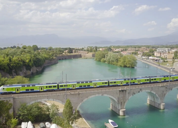 Tornano le “Gite in treno” di Trenord: viaggi verso laghi, parchi e città d’arte, con il ritorno dei treni storici
