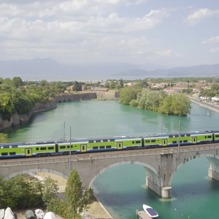Tornano le “Gite in treno” di Trenord: viaggi verso laghi, parchi e città d’arte, con il ritorno dei treni storici