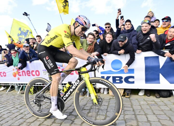 Alla prima tappa del Giro da Alessandria a Verbania con Vingegaard e Wout van Aert