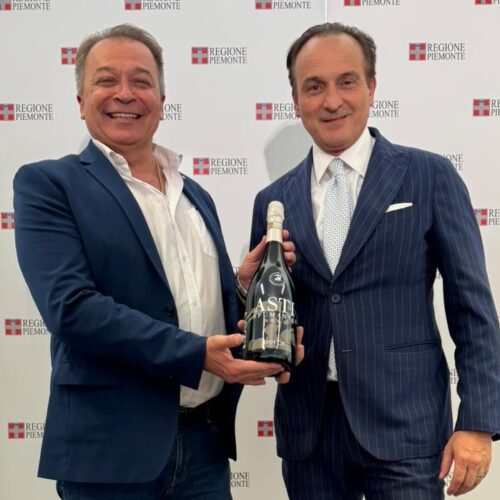 L’Asti Docg è il “Vino piemontese dell’Anno”. A Vinitaly il debutto del cocktail Asti-Vermouth