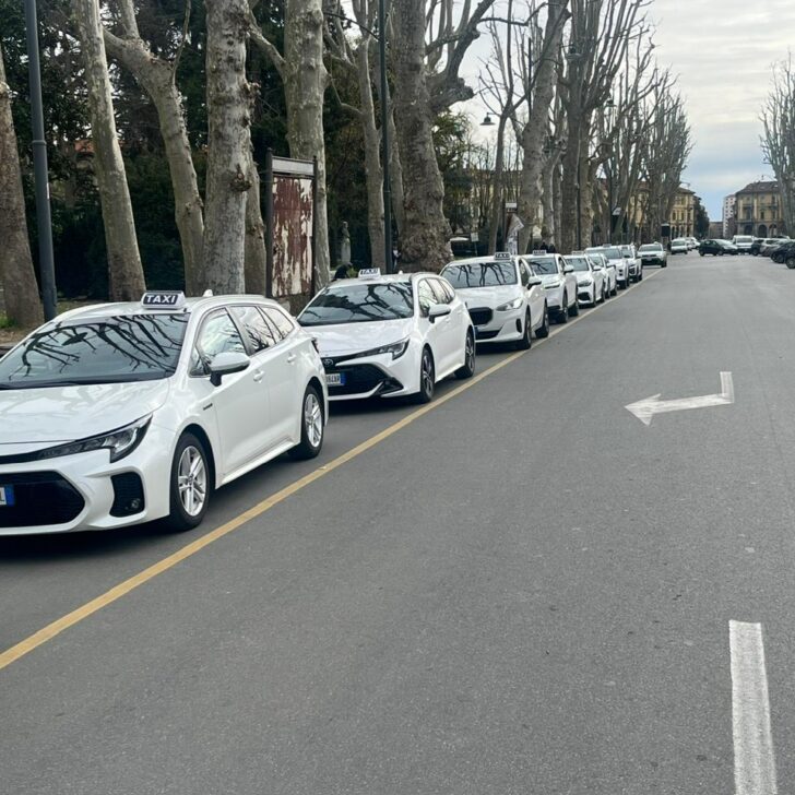 Il sindaco incontra i tassisti. Sul tavolo la proposta di spostare i taxi da viale della Repubblica
