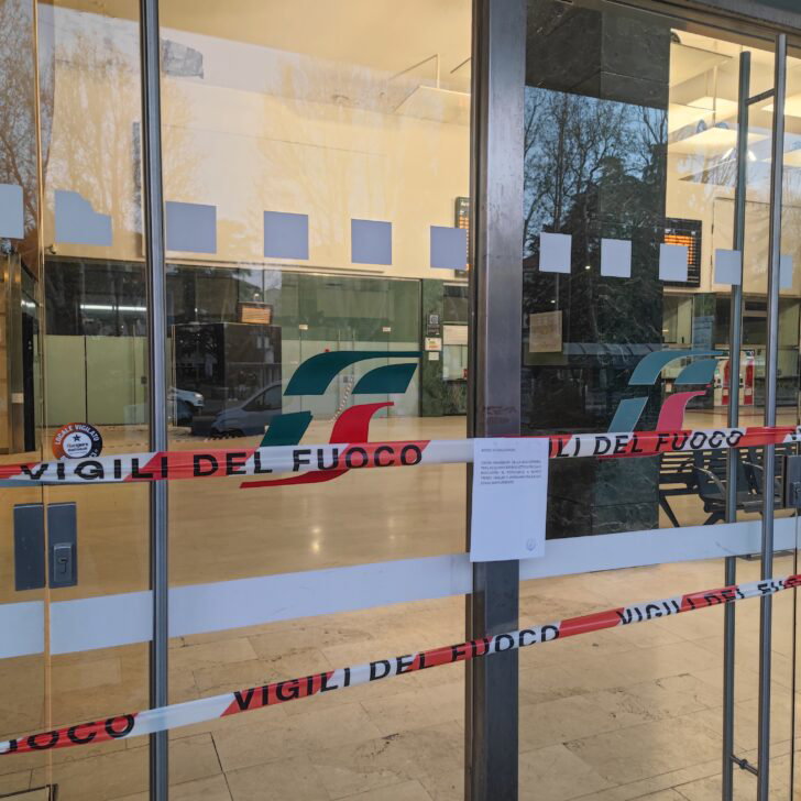 Caduta calcinacci in stazione ad Alessandria: “A breve lavori messa in sicurezza controsoffitto”