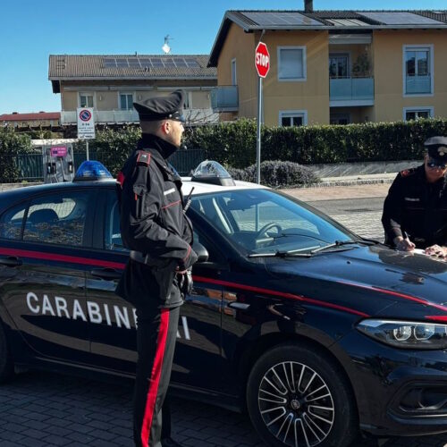 Controlli dei Carabinieri tra Novi e Serravalle: trovati un uomo senza patente e due ladri di vestiti