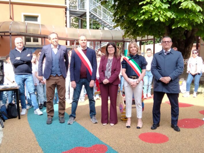 Alla scuola Galilei di Alessandria riaperto il cortile con nuovi giochi e scivoli