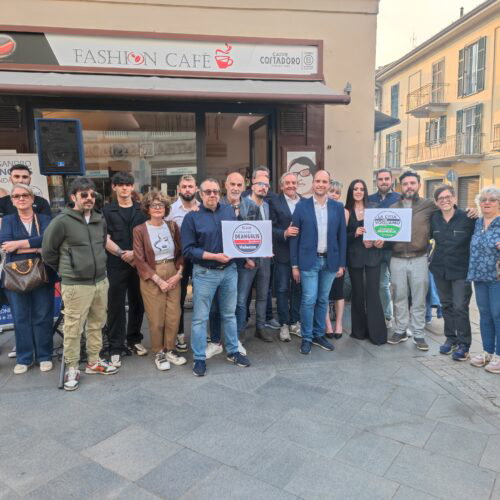 Elezioni, Deangelis presenta le due liste civiche: “Tutti candidati consiglieri che vogliono bene a Valenza”