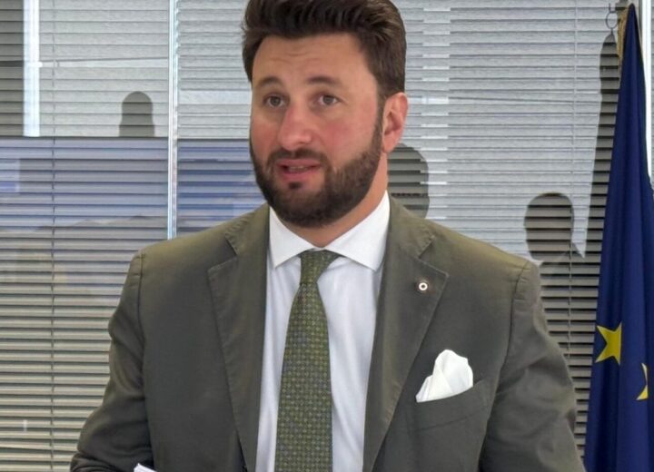 Sanità, assessore Riboldi difende visite ed esami serali e nel fine settimana: “Andremo avanti”