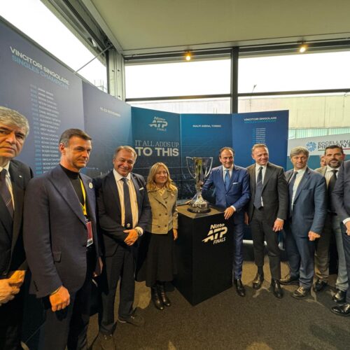 Vinitaly: la premier Giorgia Meloni visita lo spazio Piemonte, una regione “dove si mangia bene ovunque”