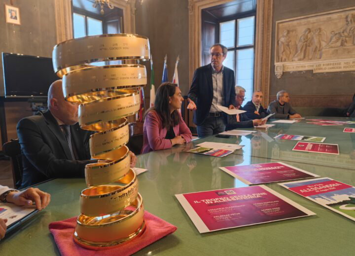 Il trofeo del Giro d’Italia ad Alessandria e lunedì arriva Nibali. Sindaco: “Una festa di comunità”