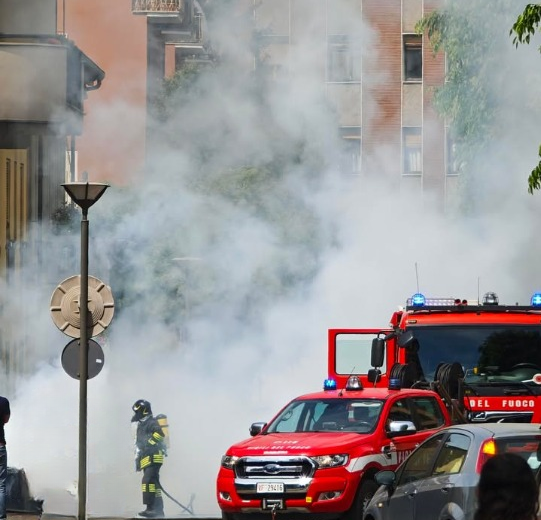 A fuoco un’auto in corso della Repubblica a Tortona
