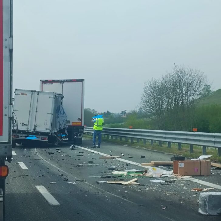 Tamponamento sulla A21: traffico rallentato